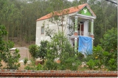 Dân ngang nhiên chiếm đất, xây nhà trái phép