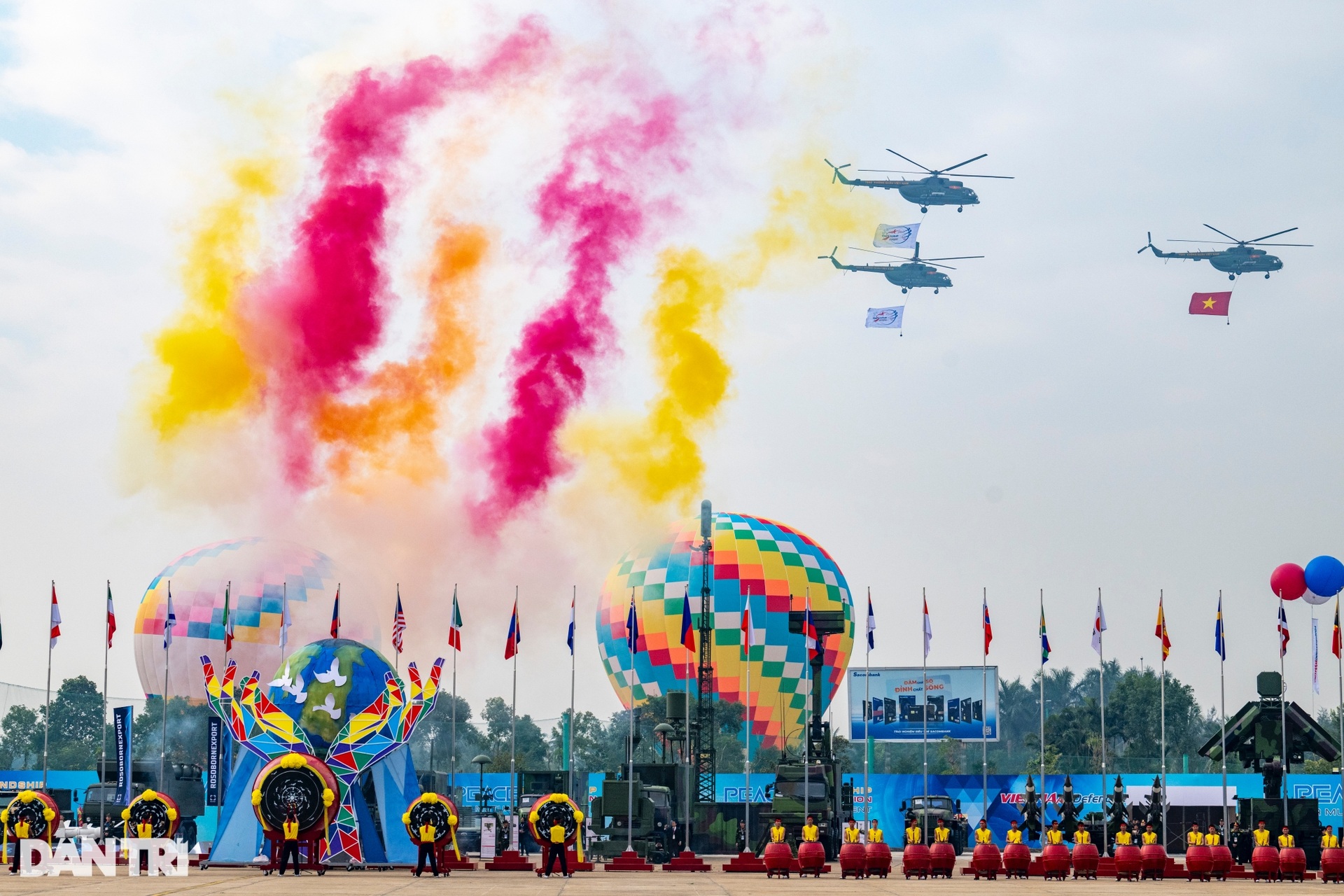 Hoành tráng lễ Tổng duyệt Triển lãm Quốc phòng quốc tế Việt Nam 2024 - 4 Hoành tráng lễ Tổng duyệt Triển lãm Quốc phòng quốc tế Việt Nam 2024 - 4