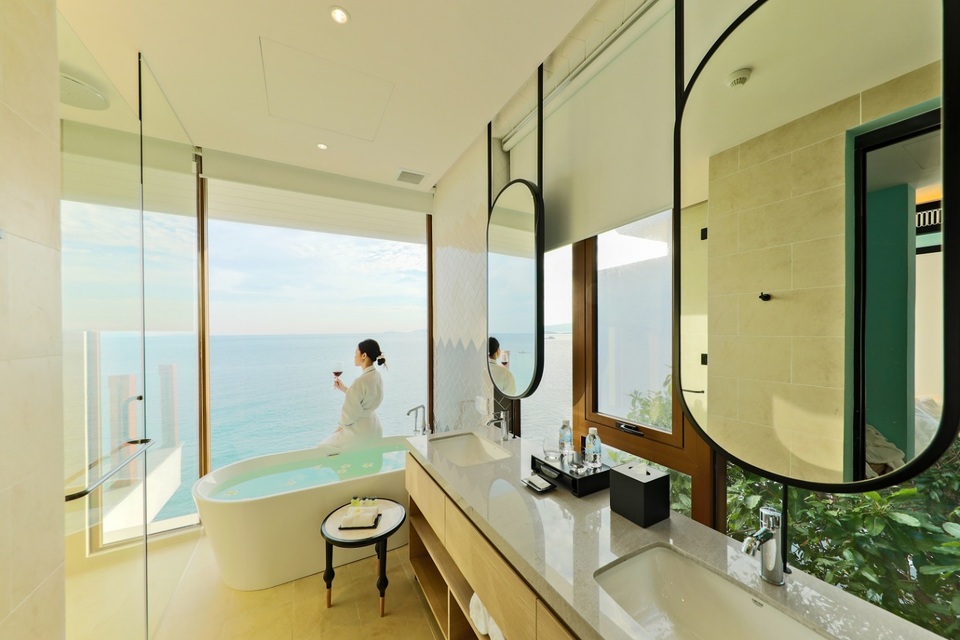 Giới tinh hoa và niềm khao khát bất động sản ở vị trí độc tôn - 3 Giới tinh hoa và niềm khao khát bất động sản ở vị trí độc tôn - 3
