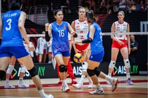 VĐV bóng chuyền nữ Việt Nam gây ấn tượng mạnh sau trận đấu với Ba Lan