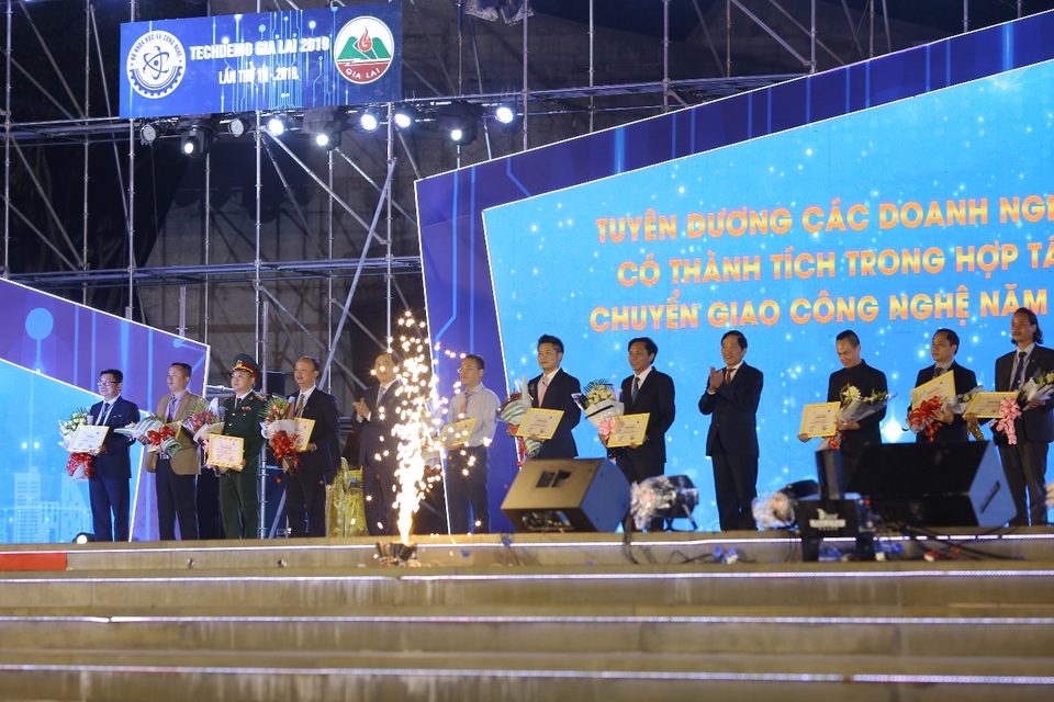 TechDemo 2019 - Vinalink Group ký kết thoả thuận hợp tác chiến lược cùng IMC - 4 TechDemo 2019 - Vinalink Group ký kết thoả thuận hợp tác chiến lược cùng IMC - 4