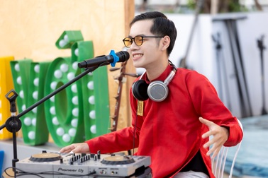 Cháu nội đời thứ 7 tự tin phổ thơ tình của Cao Bá Quát