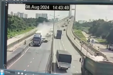 Xe tải mất phanh gây tai nạn liên hoàn trên cầu