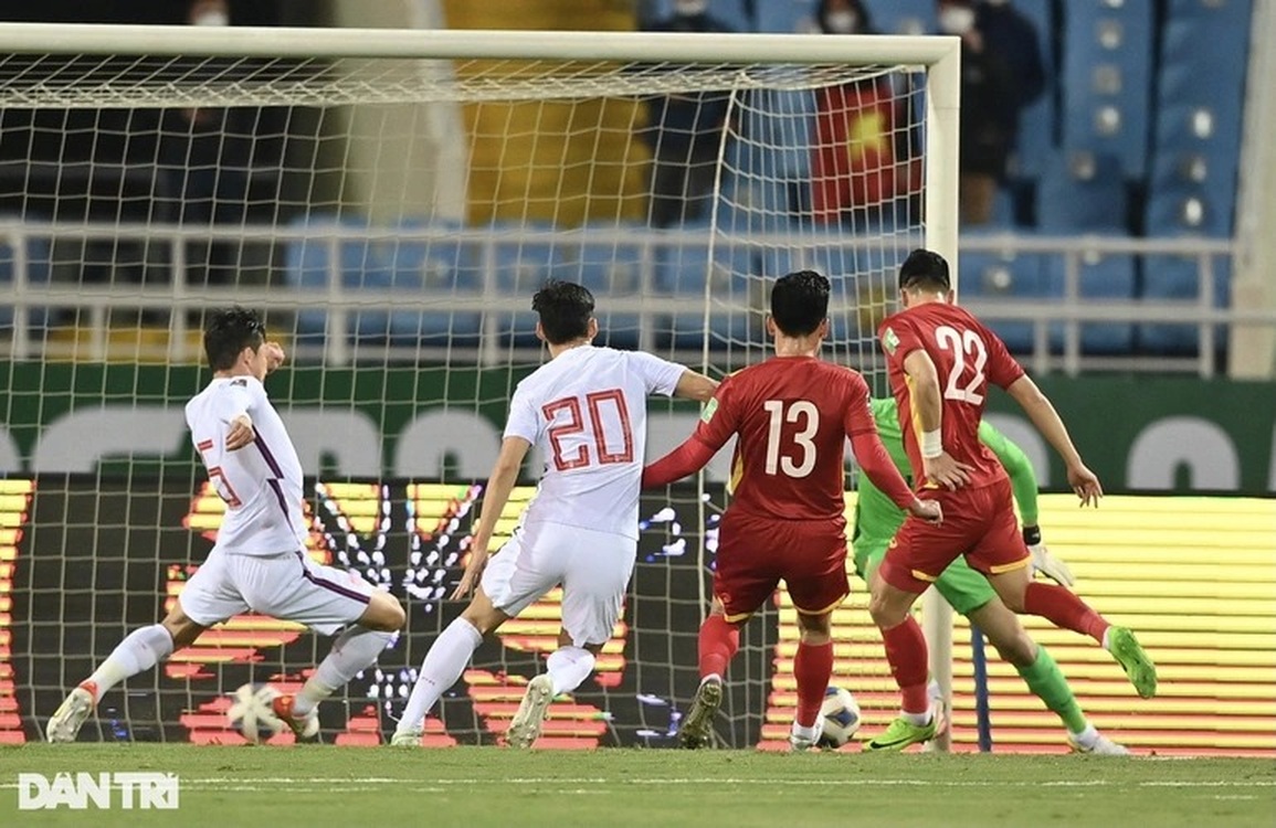 Sút tung lưới Trung Quốc, Tiến Linh lập kỷ lục ở vòng loại World Cup - 1 Sút tung lưới Trung Quốc, Tiến Linh lập kỷ lục ở vòng loại World Cup - 1