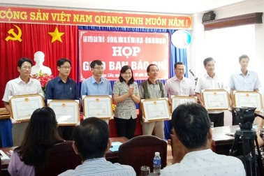 PV Dân trí được Chủ tịch tỉnh Bạc Liêu tặng Bằng khen