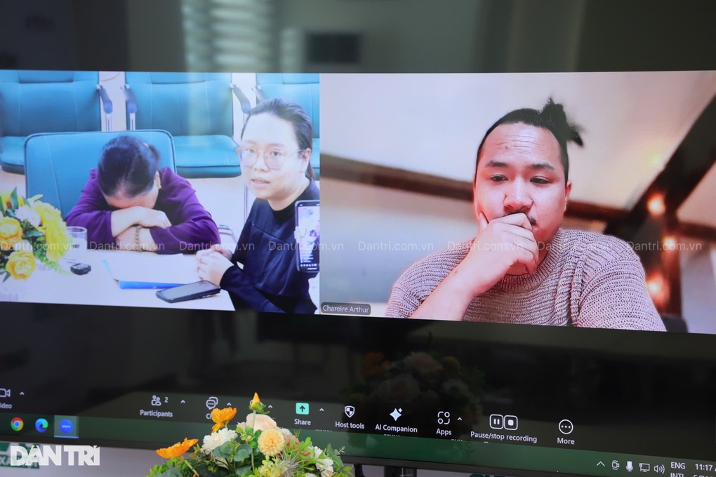 Đạo diễn Pháp gặp mẹ Việt: Mẹ đừng khóc, dành nụ cười ngày hội ngộ - 4 Đạo diễn Pháp gặp mẹ Việt: Mẹ đừng khóc, dành nụ cười ngày hội ngộ - 4