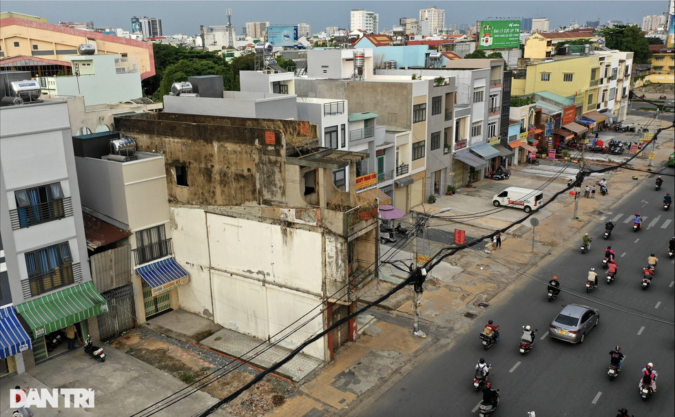 Lý do người dân vẫn sống bên kênh nước đen, nơi chuột đua nhau chạy - 2 Lý do người dân vẫn sống bên kênh nước đen, nơi chuột đua nhau chạy - 2