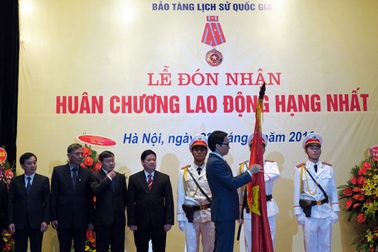 Bảo tàng Lịch sử Quốc gia đón nhận Huân chương Lao động hạng Nhất