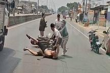 Thanh niên bị đánh hội đồng dã man giữa đường ở Tây Ninh