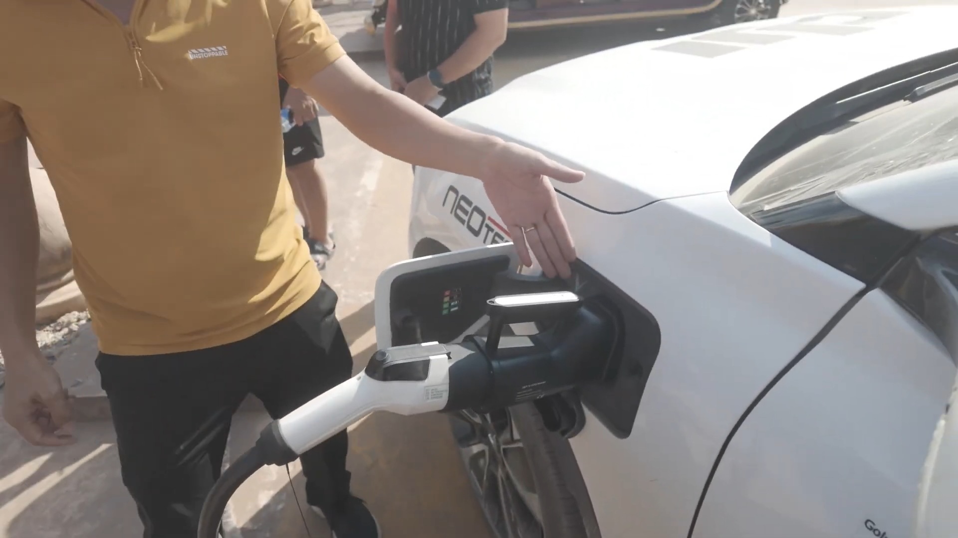 Το ταξίδι του VinFast VF 8 για την κατάκτηση του Θιβέτ: ξεπερνώντας τις τρύπες των ελεφάντων και τους πλημμυρισμένους δρόμους - 4 Hành trình chinh phục Tây Tạng của đoàn VinFast VF 8: vượt hố voi, đường ngập nước - 4