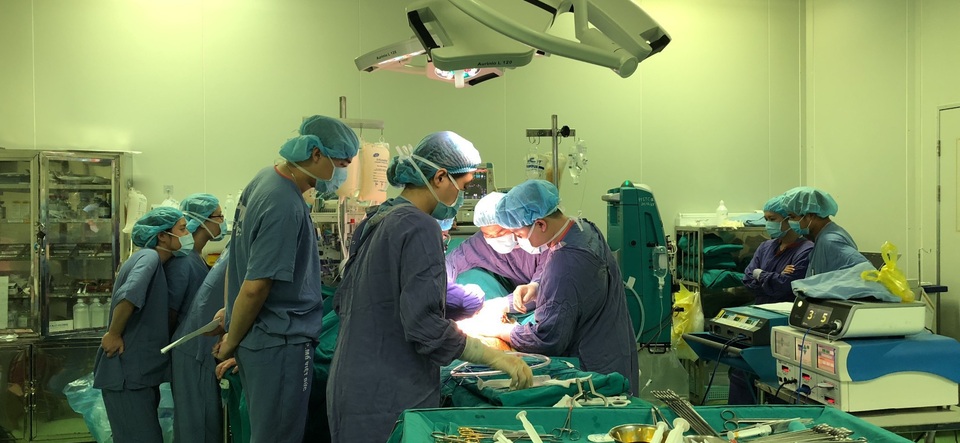 Hai ca ghép tạng đặc biệt lần đầu tiên được thực hiện tại Việt Nam - 1 Hai ca ghép tạng đặc biệt lần đầu tiên được thực hiện tại Việt Nam - 1
