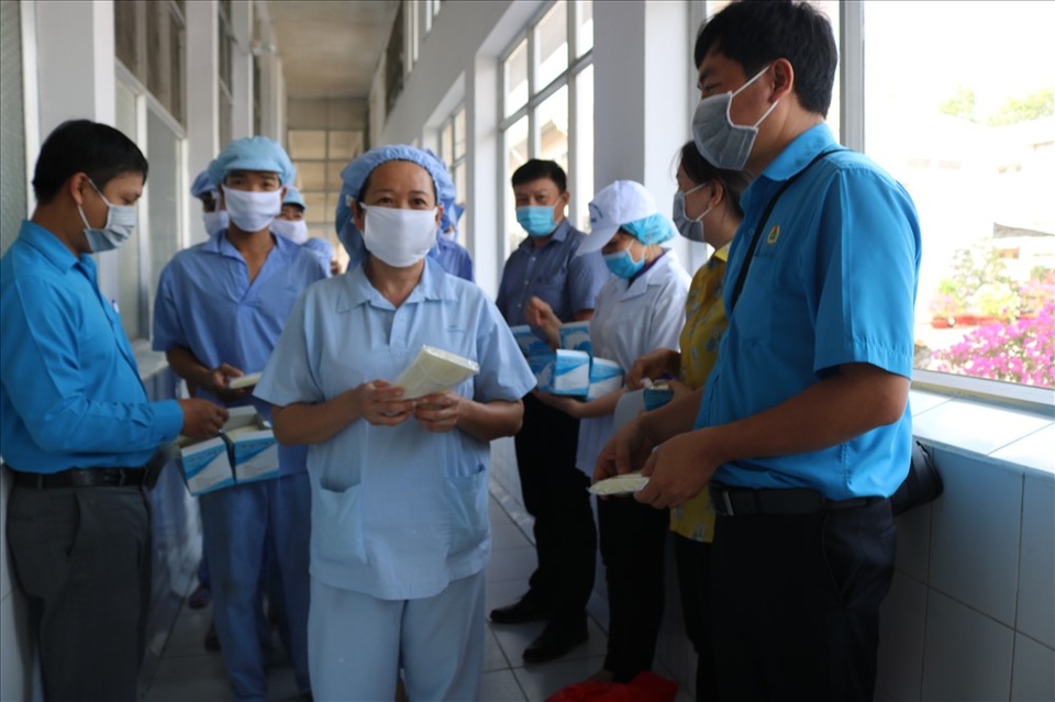 Đề nghị các cấp công đoàn tăng cường chống dịch corona - 2 Đề nghị các cấp công đoàn tăng cường chống dịch corona - 2
