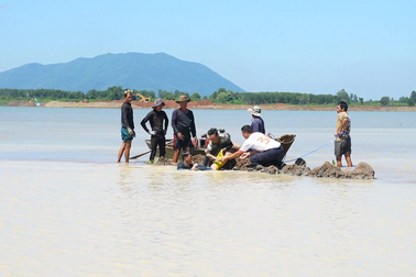 3 dượng cháu đi bắt ốc bị đuối nước tử vong
