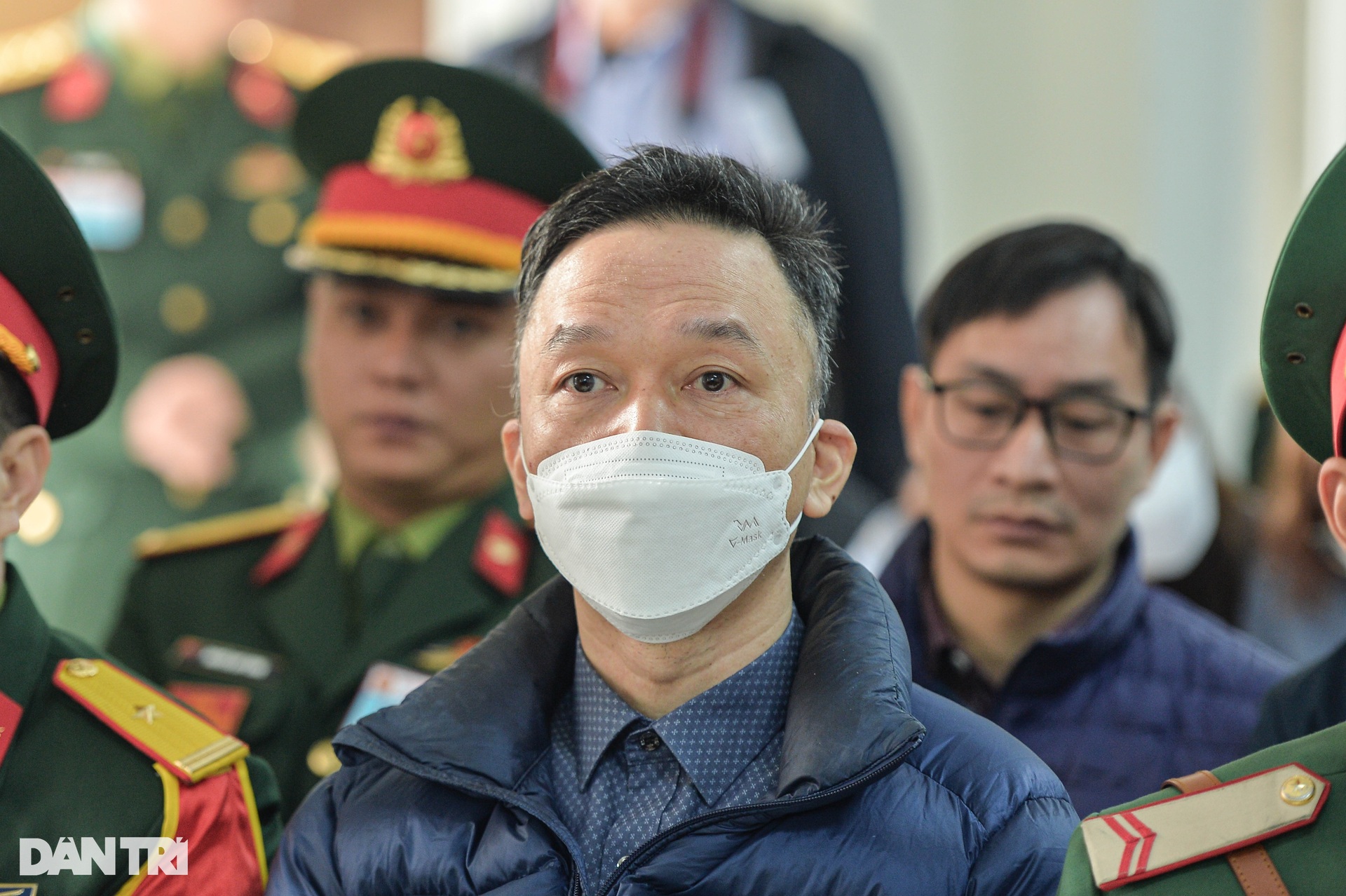 Phan Quốc Việt và 4 cựu sĩ quan ra tòa trong vụ án Việt Á - 6 Phan Quốc Việt và 4 cựu sĩ quan ra tòa trong vụ án Việt Á - 6