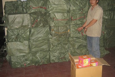 Hà Nội: Thuê xe ô tô đông lạnh vận chuyển 3 tấn pháo hoa lậu