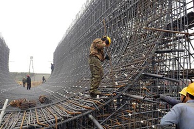 Trung Quốc nợ ngập đầu