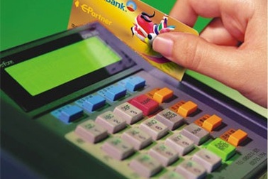 Cục Viễn thông yêu cầu xem xét giảm phí tin nhắn dịch vụ ngân hàng