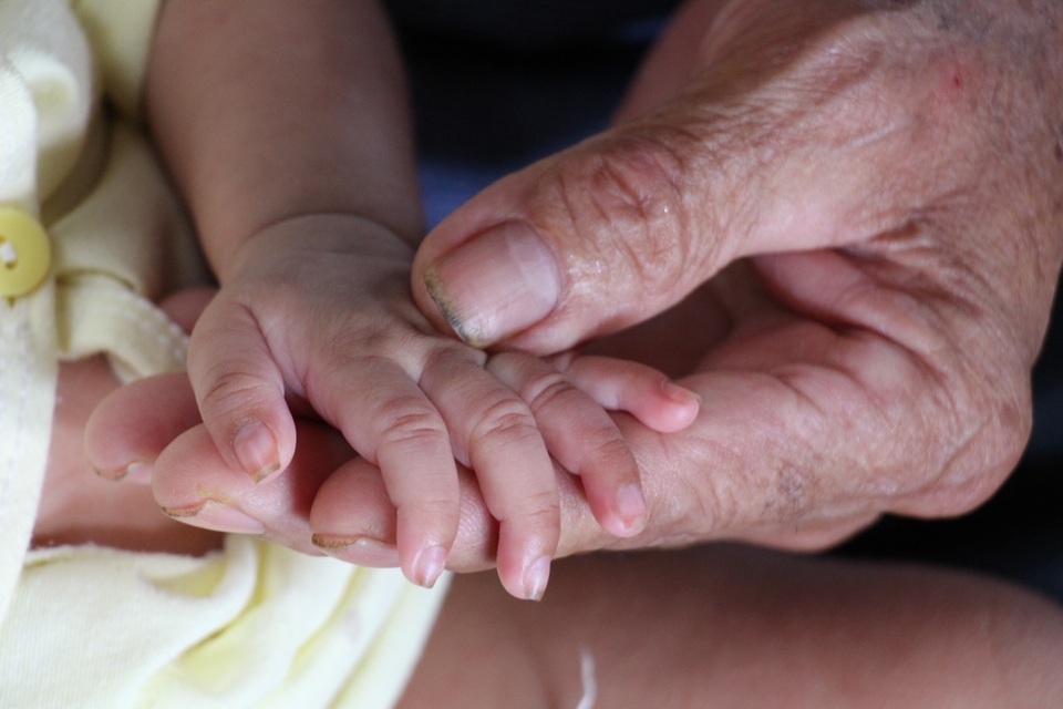 Thương bé trai ra đời từ người mẹ điên khóc ngằn ngặt thèm những giọt sữa - 3 Thương bé trai ra đời từ người mẹ điên khóc ngằn ngặt thèm những giọt sữa - 3