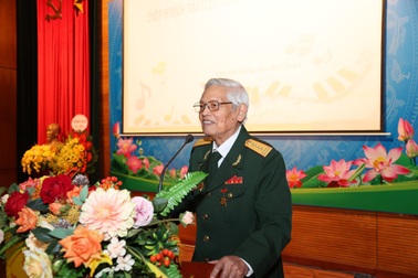 Nhạc sĩ Doãn Nho hé lộ bất ngờ về bài "Năm anh em trên một chiếc xe tăng"