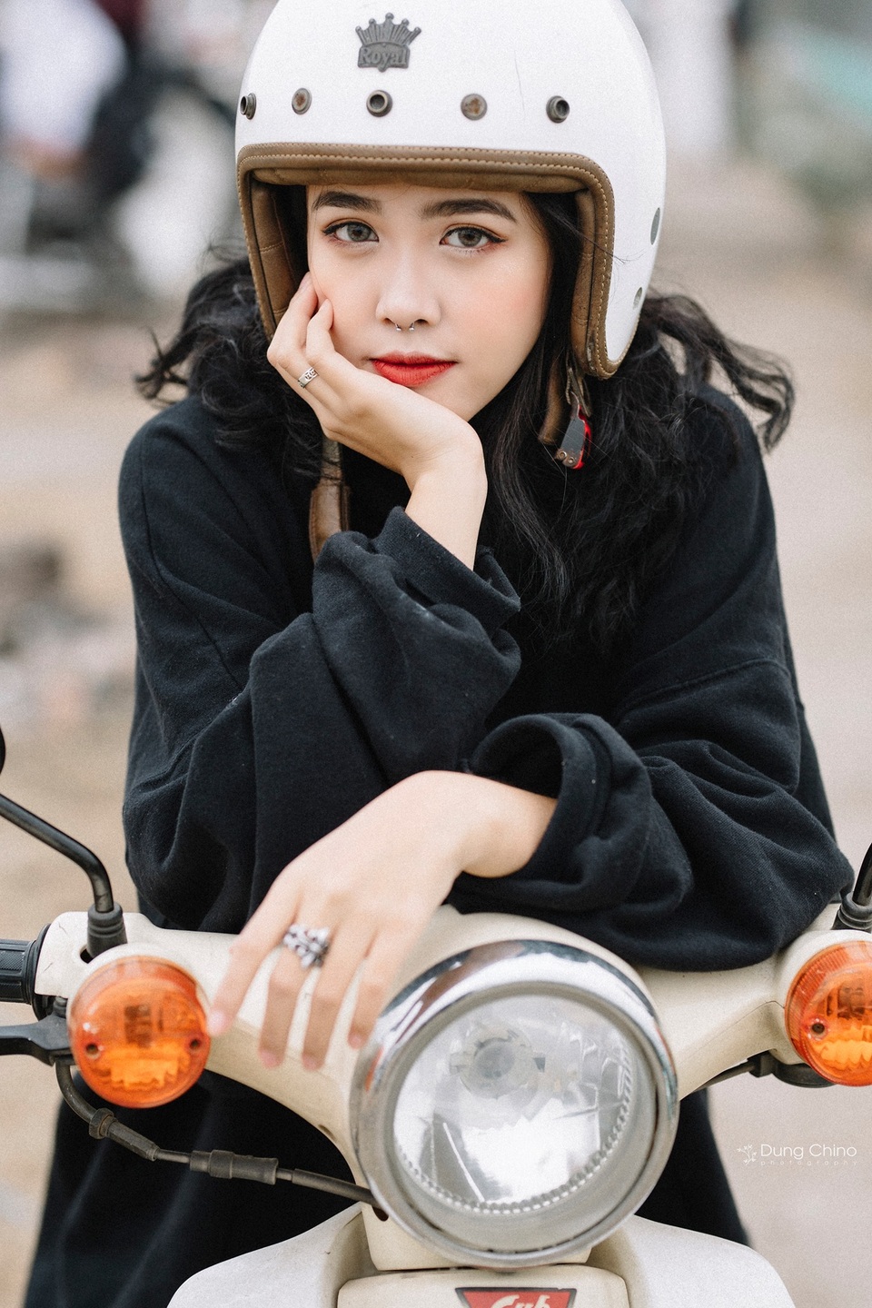 Nữ sinh trường Luật thu hút sự chú ý với gương mặt khả ái - 2 Nữ sinh trường Luật thu hút sự chú ý với gương mặt khả ái - 2