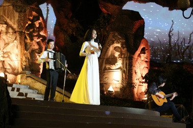 Linh thiêng Việt Nam thăng hoa với những ngôi sao đẳng cấp