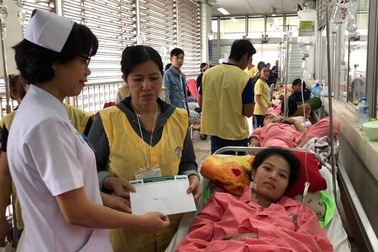 Bệnh viện Chợ Rẫy tiếp nhận điều trị cho cô gái có vết thủng ở bụng