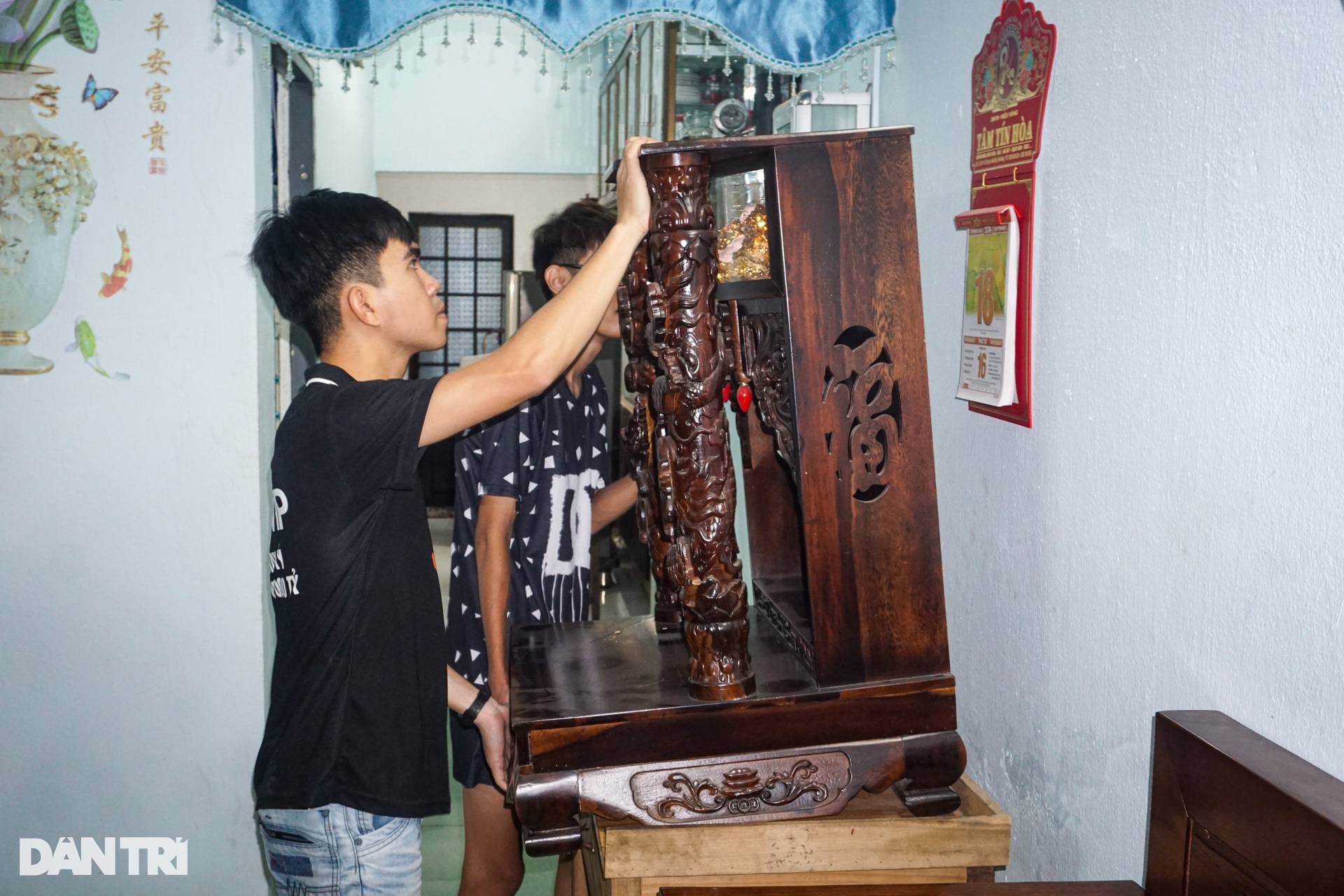 Người dân điểm nóng ngập lụt ở Đà Nẵng hối hả dọn đồ tránh mưa bão - 7 Người dân điểm nóng ngập lụt ở Đà Nẵng hối hả dọn đồ tránh mưa bão - 7