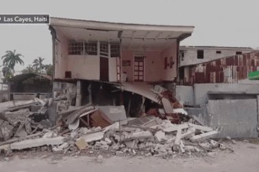 Haiti tan hoang sau động đất kinh hoàng, 1.297 người chết