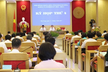 Ô nhiễm môi trường làm nóng phiên chất vấn Chủ tịch Khánh Hòa