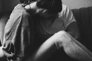 Nữ sinh 21 tuổi hoảng loạn vì lỡ mang bầu