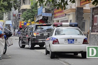 Ông Đoàn Ngọc Hải ngừng ra quân, vỉa hè quận 1 bị tái chiếm vô tội vạ