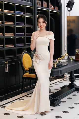 Á hậu Thụy Vân đẹp "không tuổi" sau gần 2 thập kỷ đăng quang, là mẹ 2 con - 1