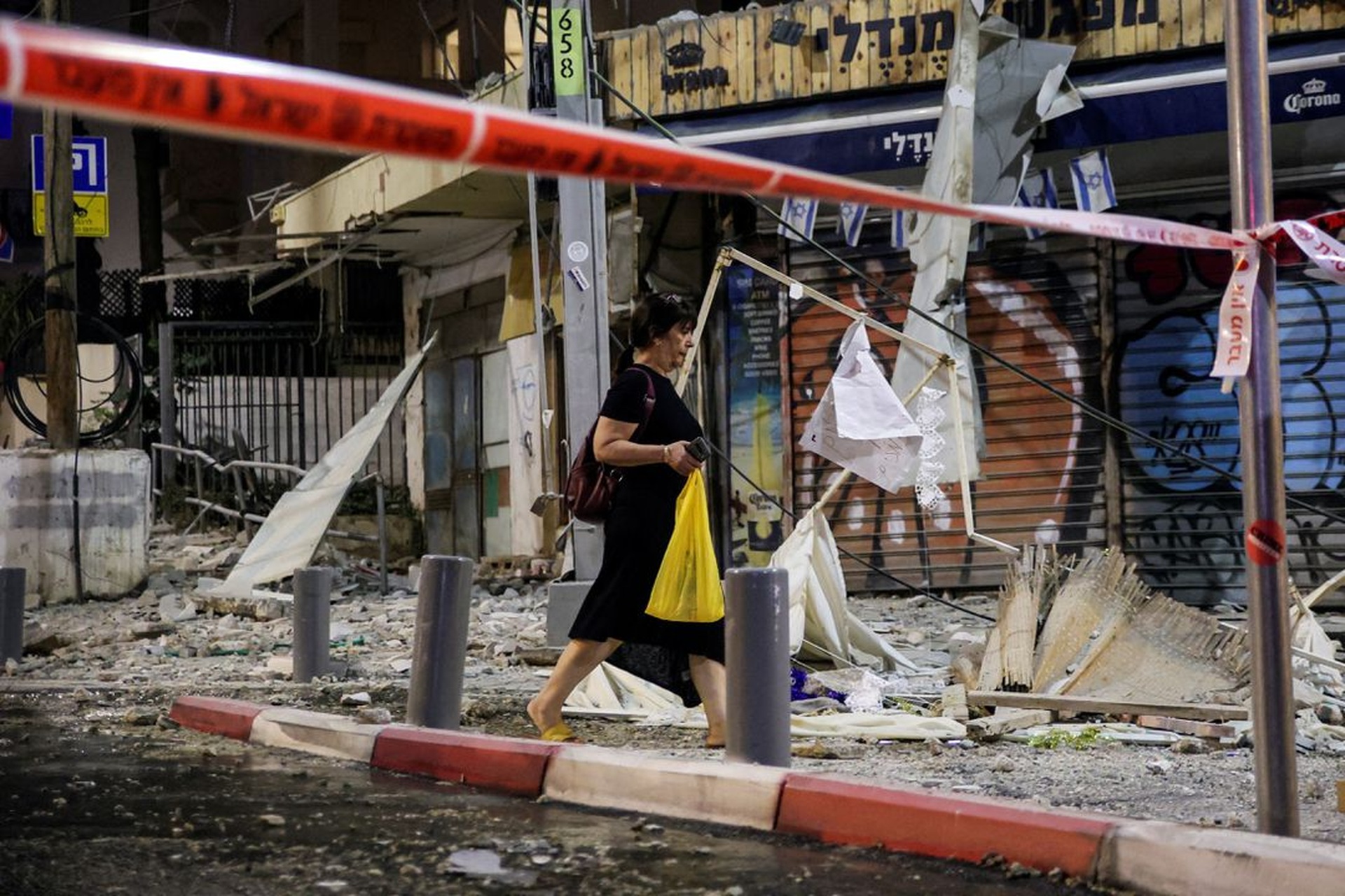 Cuộc sống đảo lộn của người Israel dưới mưa hỏa lực Hamas - 10 Cuộc sống đảo lộn của người Israel dưới mưa hỏa lực Hamas - 10