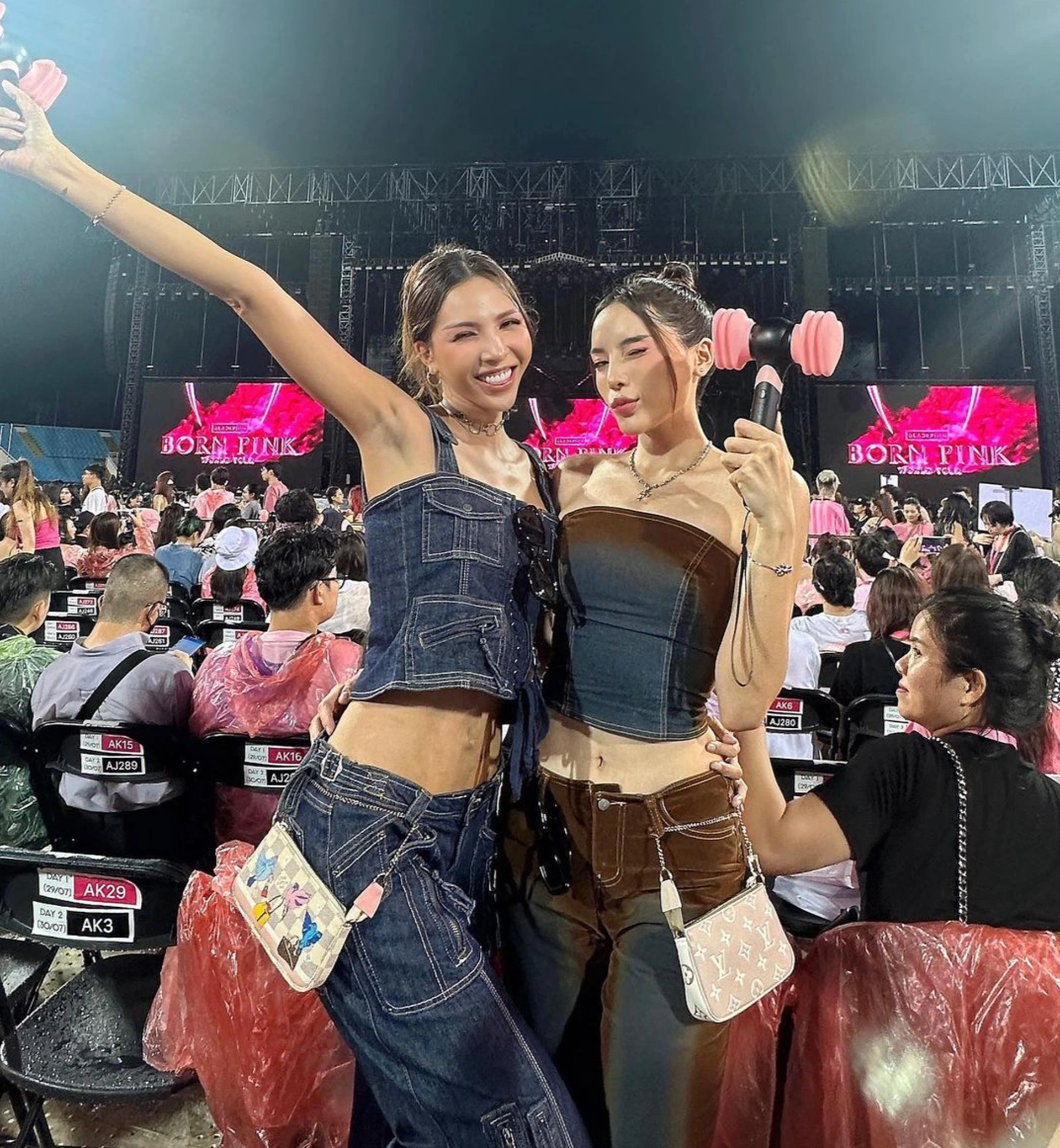 Giới trẻ Việt biến show Blackpink thành sàn diễn thời trang sành điệu - 9 Giới trẻ Việt biến show Blackpink thành sàn diễn thời trang sành điệu - 9