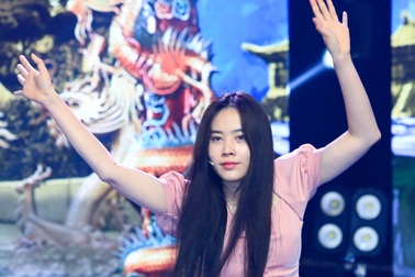 Nam Em tự nhận “vẫn đơ và điên” khi đóng Táo Xuân đêm Giao thừa