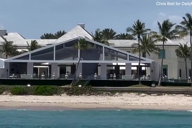 Cận cảnh nơi tổ chức hôn lễ "triệu đô" của Brooklyn Beckham