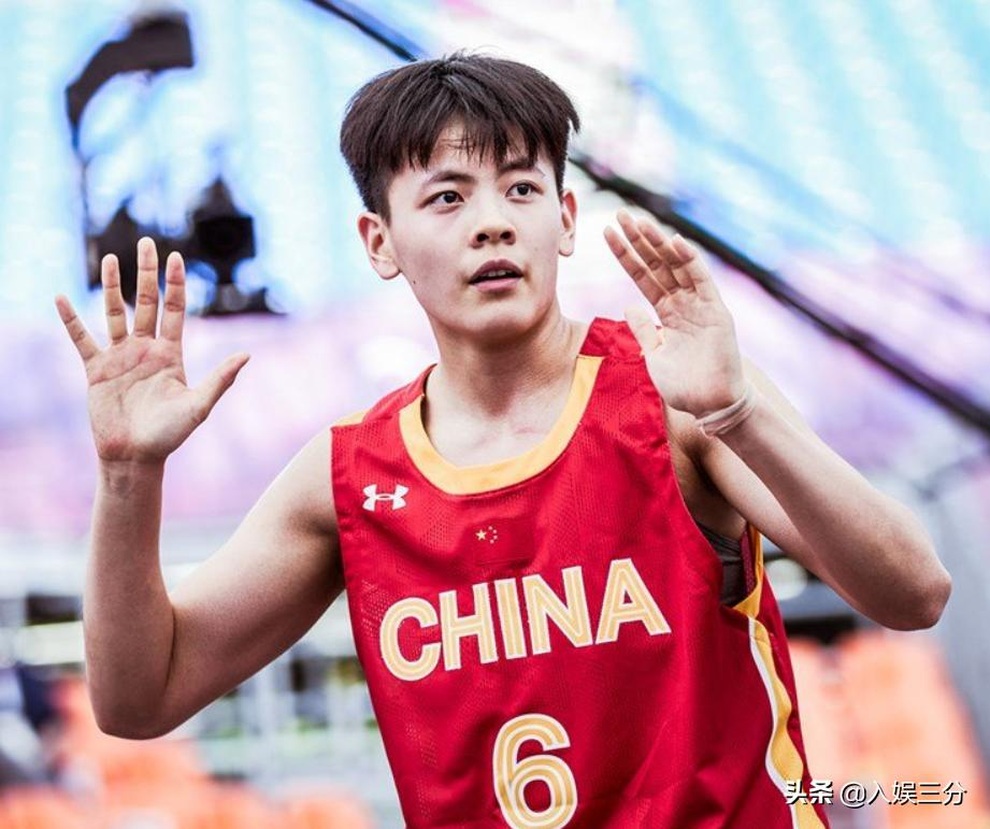 Vẻ đẹp phi giới tính của nữ VĐV cắt phăng mái tóc dài để tham dự Olympic - 4 Vẻ đẹp phi giới tính của nữ VĐV cắt phăng mái tóc dài để tham dự Olympic - 4