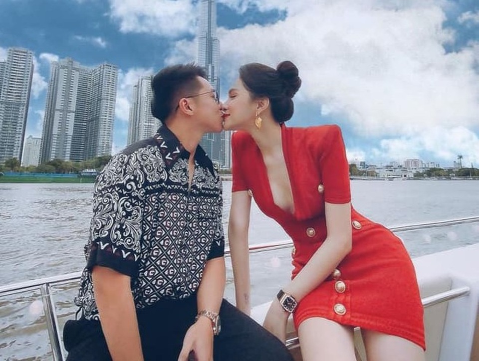 Hương Giang gây sốt với ảnh khóa môi bạn trai trên du thuyền - 2 Hương Giang gây sốt với ảnh khóa môi bạn trai trên du thuyền - 2