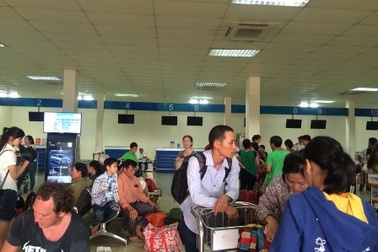 Nắng nóng làm rạn nứt đường cất hạ cánh sân bay Cát Bi? 