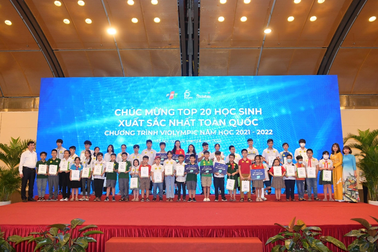 Hơn 100.000 học sinh thi chung kết quốc gia Violympic 2023