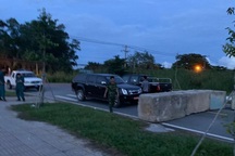 Vật lạ nghi là lựu đạn nằm lăn lóc ven đường ở dự án Khu Công nghệ cao