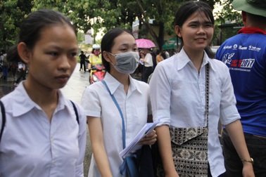 Ngày thi thứ 2: Hàng trăm thí sinh vắng thi