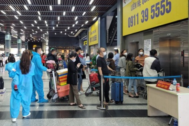 Đề nghị giám sát việc taxi công nghệ tắt app tại sân bay Tân Sơn Nhất