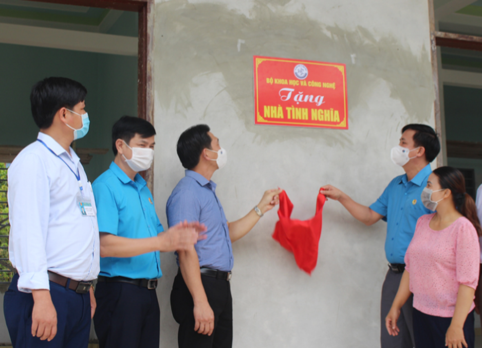 Bộ Khoa học và Công nghệ trao nhà tình nghĩa tại tỉnh Quảng Bình, Quảng Trị - 2 Bộ Khoa học và Công nghệ trao nhà tình nghĩa tại tỉnh Quảng Bình, Quảng Trị - 2