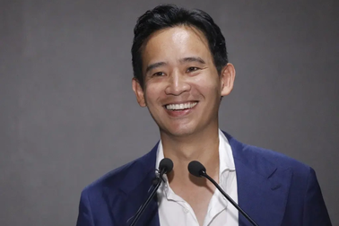 Chân dung tỷ phú trẻ dẫn đầu "cơn địa chấn" chính trường Thái Lan