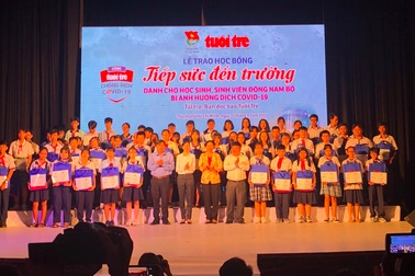 Trao học bổng đến 211 HS, SV khu vực Đông Nam Bộ bị ảnh hưởng bởi Covid-19