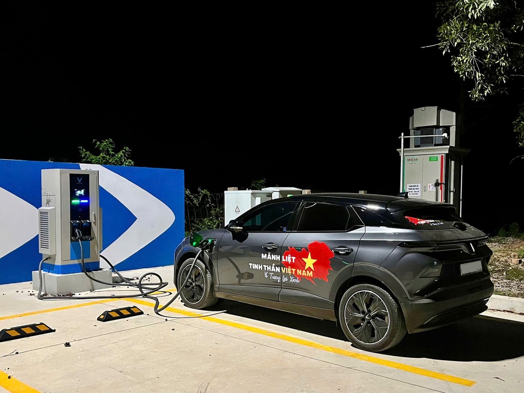 V-GREEN khởi xướng trạm sạc trên cả nước, tạo thuận lợi cho xe điện - 1 V-GREEN khởi xướng trạm sạc trên cả nước, tạo thuận lợi cho xe điện - 1