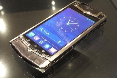 Vertu ra mắt smartphone chạy Android đầu tiên
