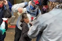 Cảnh sát Mỹ gây phẫn nộ vì xịt hơi cay vào trẻ em trong biểu tình