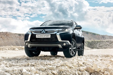 Pajero Sport có gì để cạnh tranh ở phân khúc SUV tầm trung?